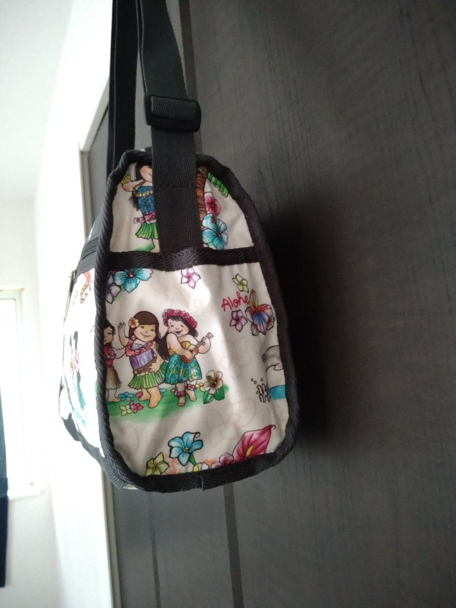 レスポートサック LeSportsac ハワイ限定柄 未使用保管品 レスポートサック LeSportsac ハワイ限定柄 未使用保管品