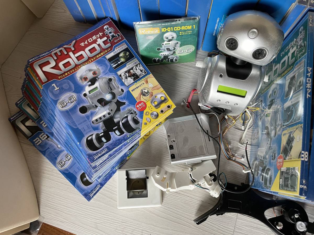 週刊マイロボット 途中まで制作。68から90号までは未開封。