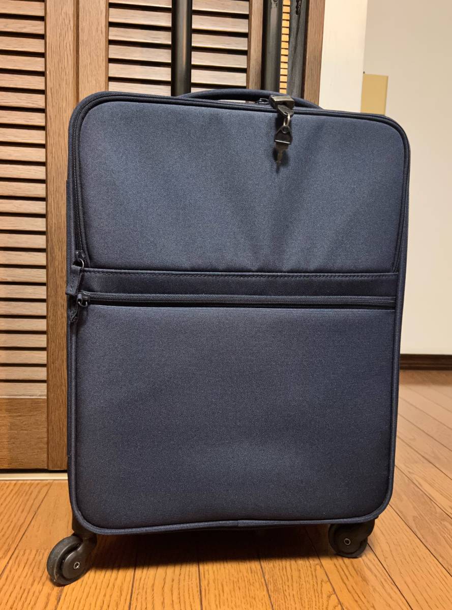 テレビで話題 無印良品 半分の厚みで収納できるソフトキャリーケース S