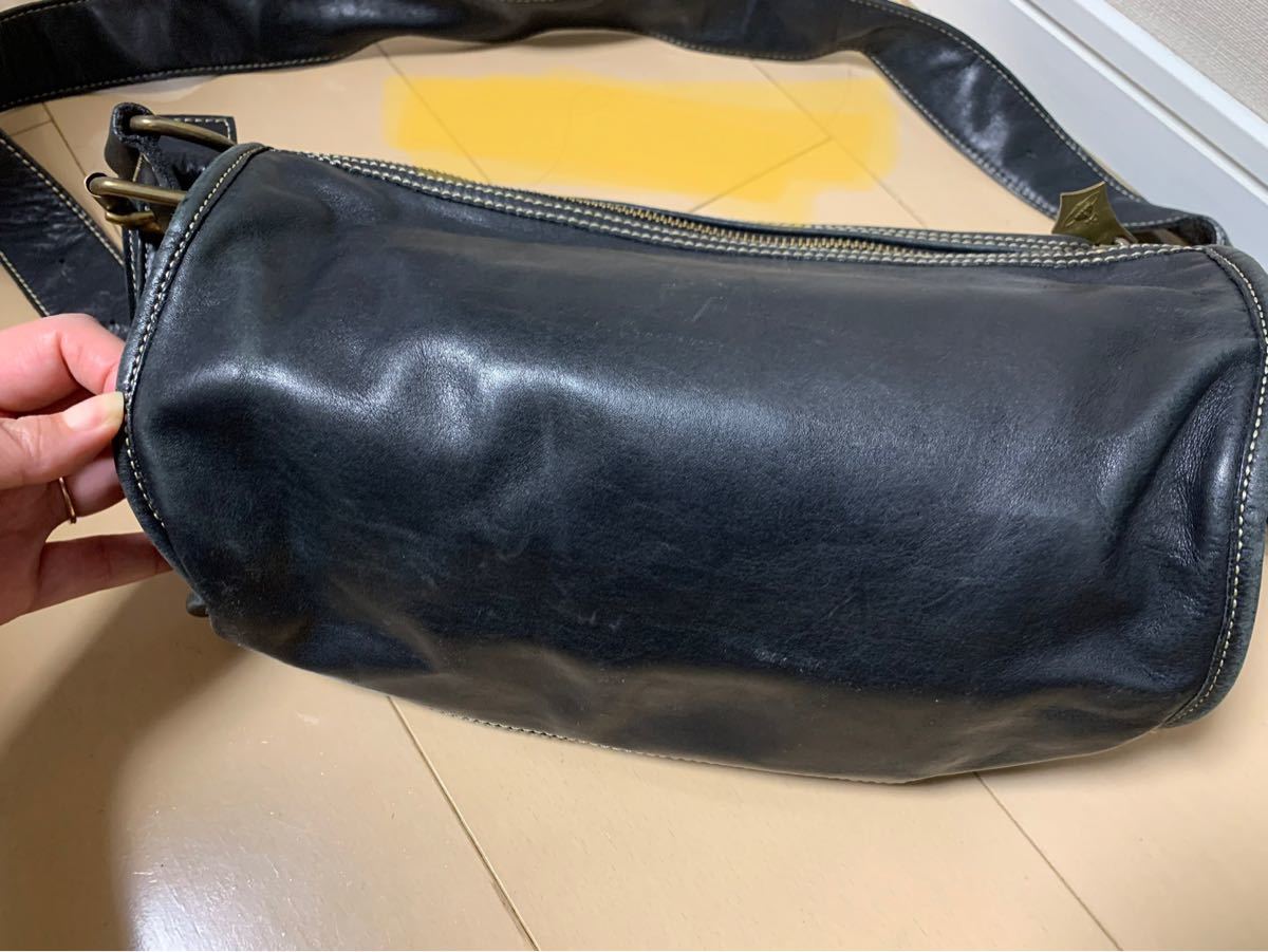 ヴィヴィアンウエストウッドドラム型ショルダーバッグ レザー