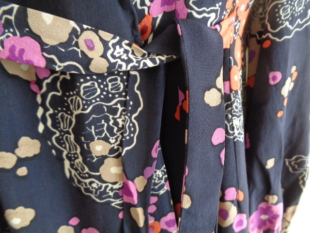 c240-80 昭和レトロ 花柄 ワンピース 巻きスカートタイプ 日本製 70年代 ヴィンテージ アンティーク 長期保管品_画像5