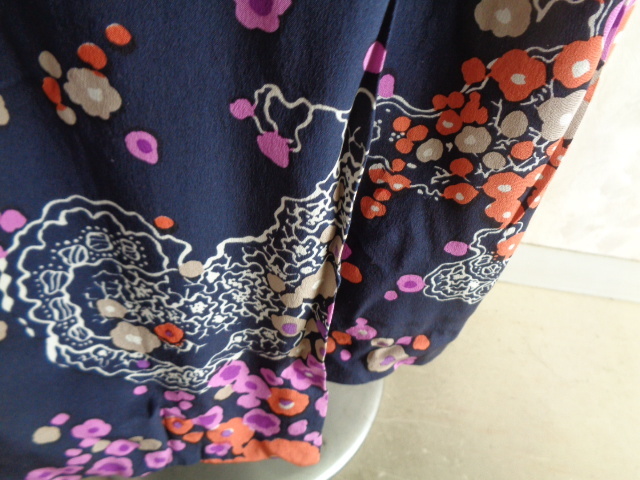 c240-80 昭和レトロ 花柄 ワンピース 巻きスカートタイプ 日本製 70年代 ヴィンテージ アンティーク 長期保管品_画像6
