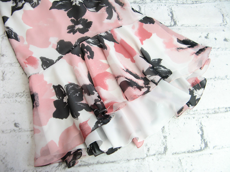 美品 ノーベスパジオ　NOVESPAZIO　日本製　水彩画花柄プリント　マーメイドラインスカート（ピンク、黒、白）38　華やかエレガント　63261