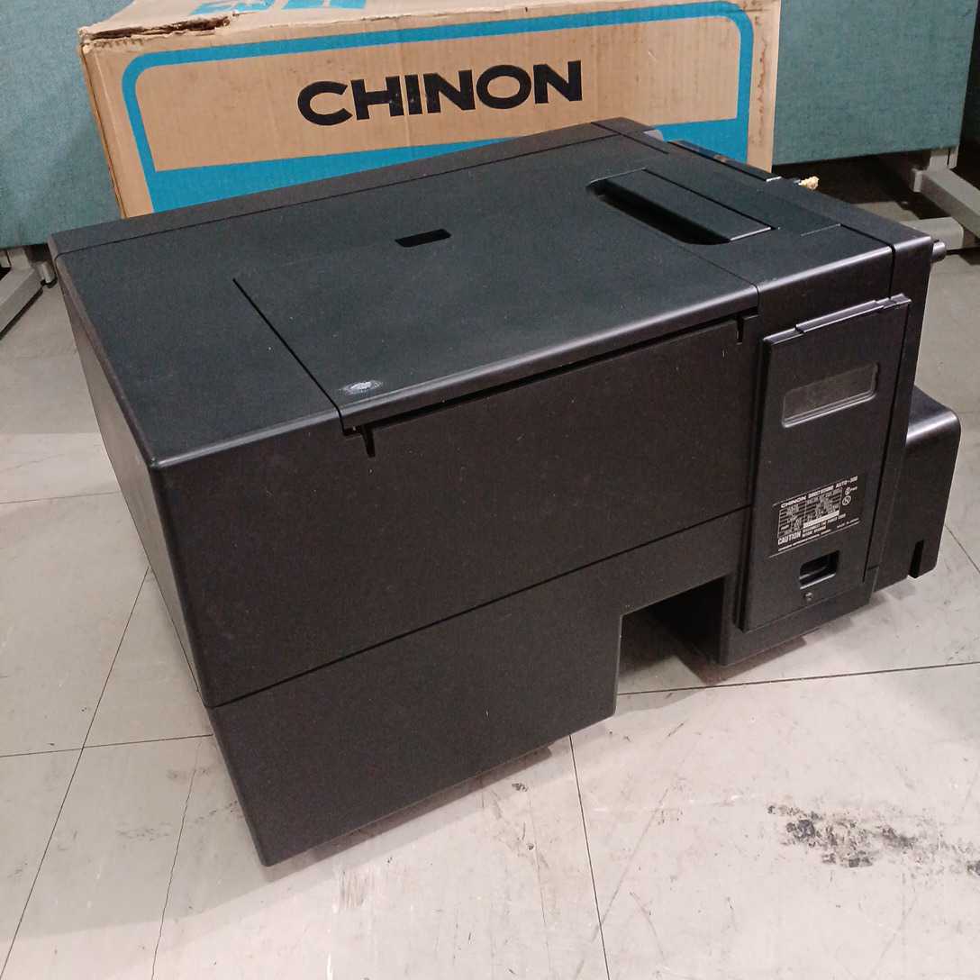 昭和レトロ 希少 CHINON チノン DIRECT SOUND AUTO-300 8mm映写機 サウンドプロジェクター+TVスタイルスクリーン 元箱入り 中古 ジャンク_画像4