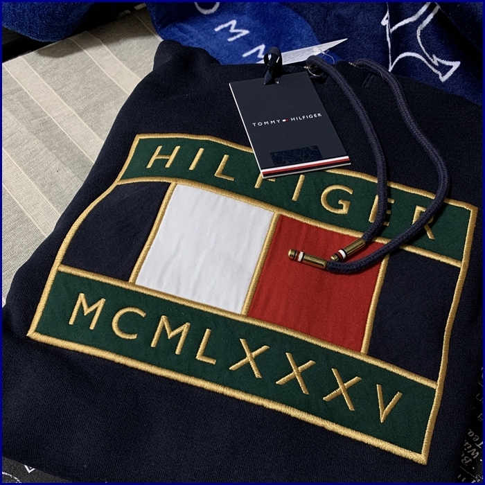 ICON BADGE HOODY 中央ロゴと刺繍文字が美しいパーカー ネイビー Lサイズ TOMMY HILFIGER