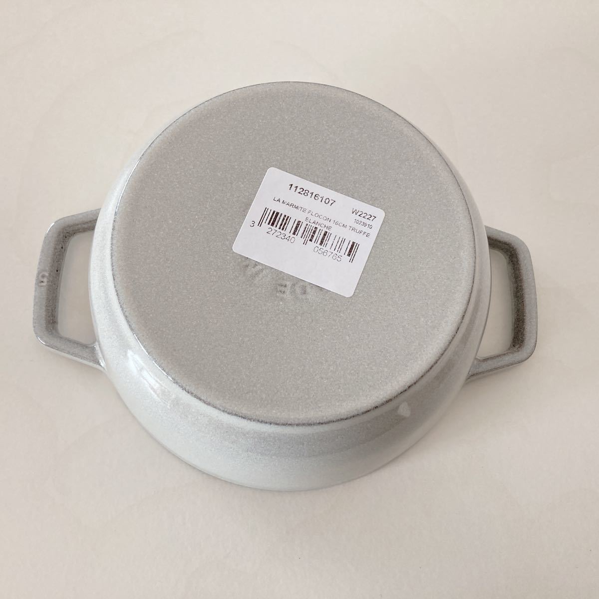 staub ストウブ ワナベ S スノーフレーク カンパーニュ ホワイト staub ストウブ ワナベ S スノーフレーク カンパーニュ ホワイト
