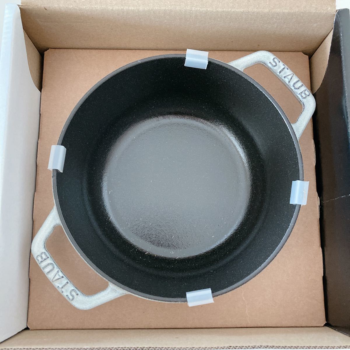 staub ストウブ ワナベ S スノーフレーク カンパーニュ ホワイト staub ストウブ ワナベ S スノーフレーク カンパーニュ ホワイト