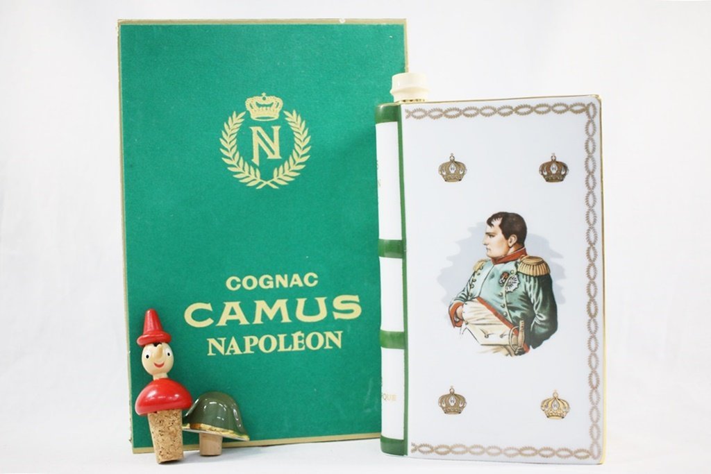 ◎ 未開栓 CAMUS カミュ NAPOLEON ナポレオン ブック 陶器ボトル ブランデー コニャック お酒 古酒 h_z_画像1