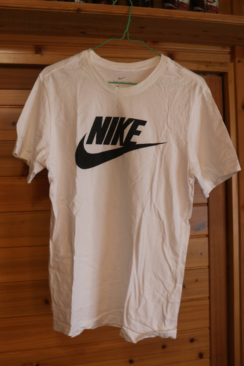 USED品 NIKE ナイキ Tシャツ サイズ『M』_画像1