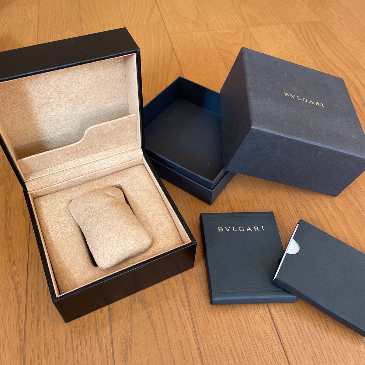 1円 良品 ブルガリ 空箱 腕時計用 保証書付 BOX ケース 黒 1円 良品 ブルガリ 空箱 腕時計用 保証書付 BOX ケース 黒