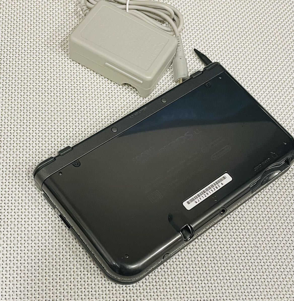 Newニンテンドー3DS LL メタリックブラック 本体動作品 送料無料 付属