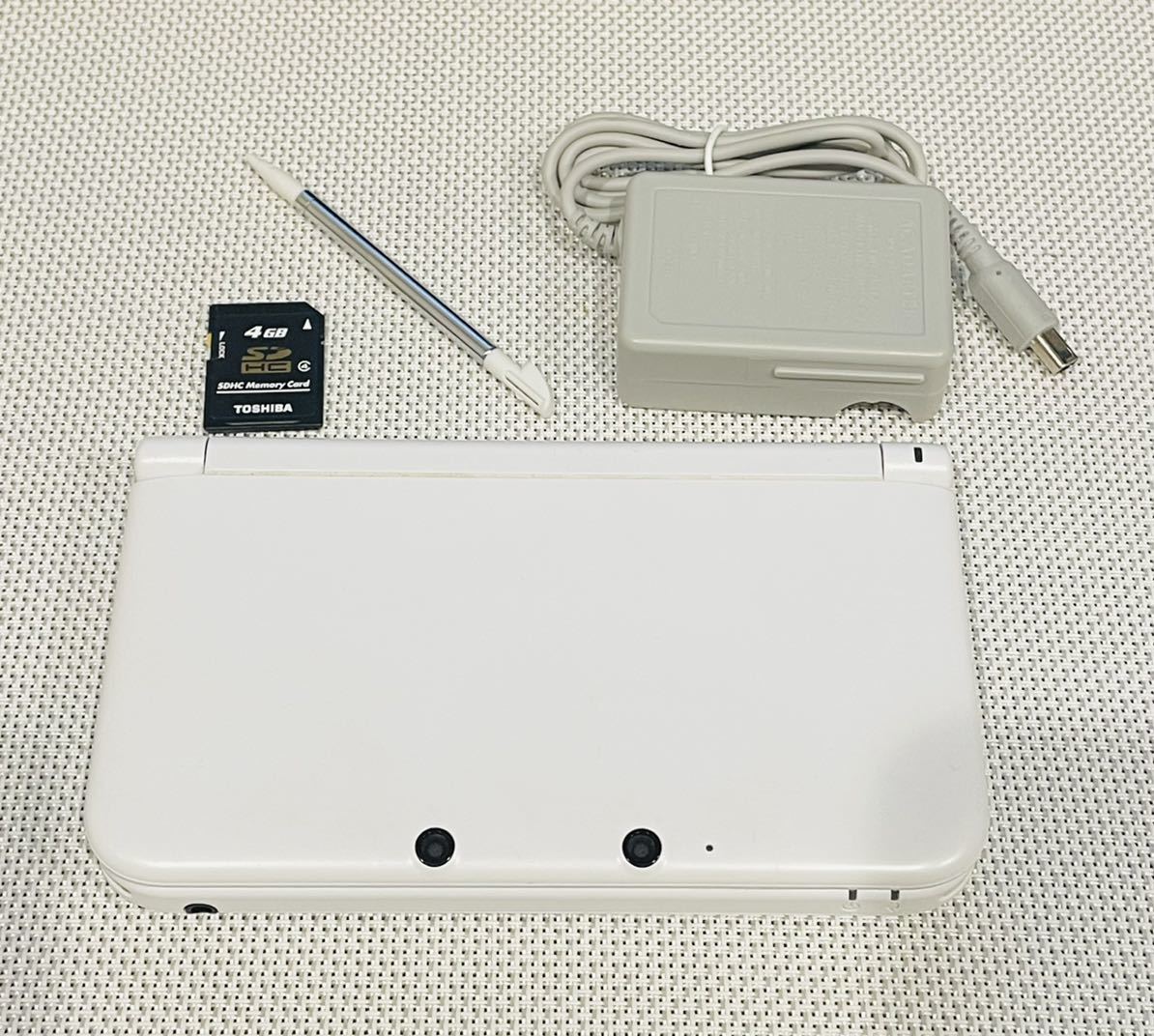 ニンテンドー3DS LL ホワイト 本体動作品 送料無料 Nintendo 任天堂
