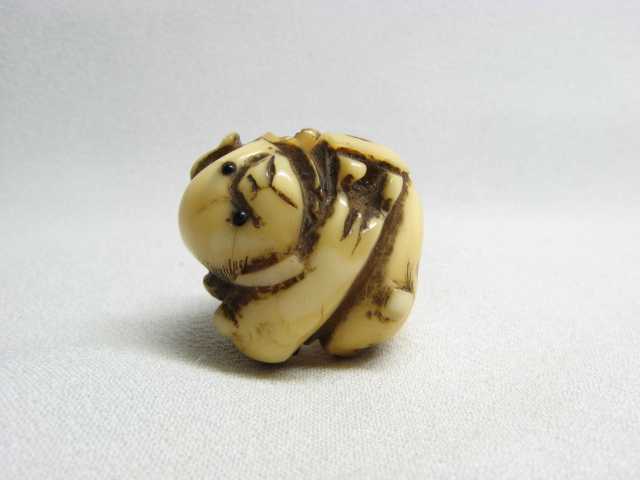 緒締 犬 づくし ☆ 煙草入 根付 印籠 目貫 前金具 緒締 ☆ item 緒締 犬 づくし ☆ 煙草入 根付 印籠 目貫 前金具 緒締 ☆ item