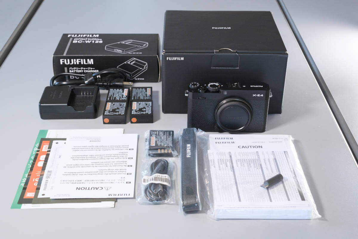 極上美品 FUJIFILM X-E4ボディ(ブラック) 純正バッテリーチャージャー