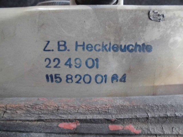 BENZ W115 левый задний фонарь 1158200164