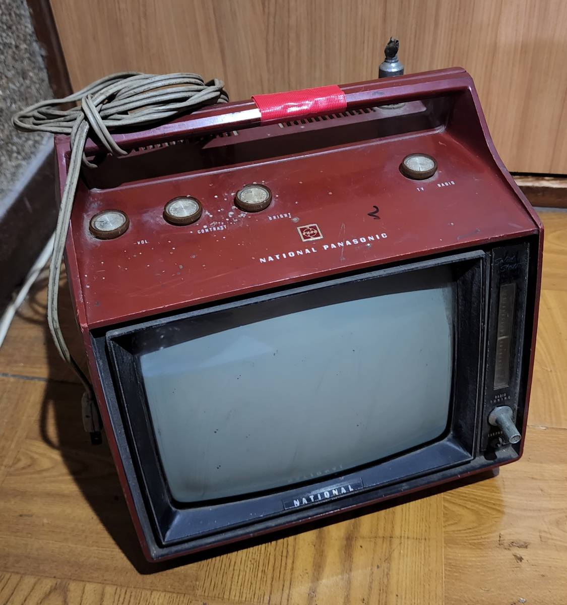 昭和レトロ ナショナルTRANSISTOR TV TR110(N) ブラウン管テレビ 赤 完動品_画像6