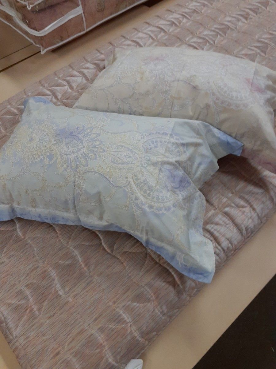 ピロケース　枕カバー　2枚セット　43×64cm　60サテン生地使用　フリル付き　ファスナー　綿100%　日本製