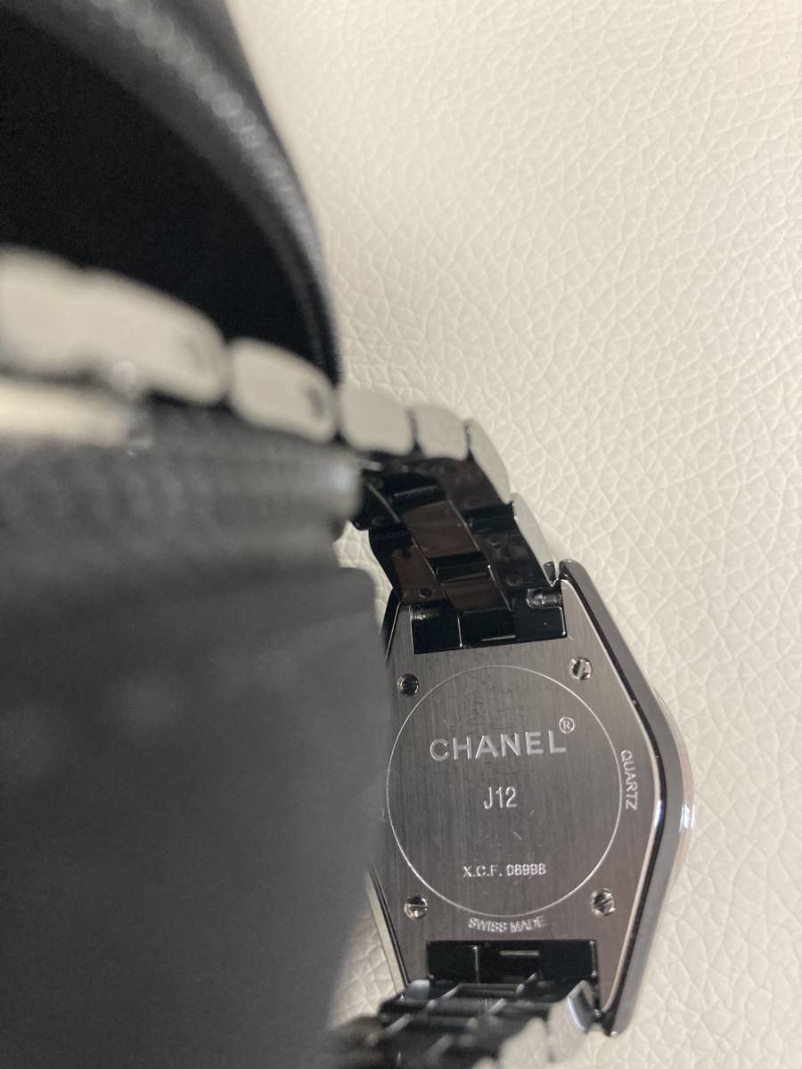 シャネル☆29mm☆正規品☆高島屋☆J12☆8Pダイヤ黒☆H2569☆時計☆2017☆CHANEL_裏j12辺り傷あります