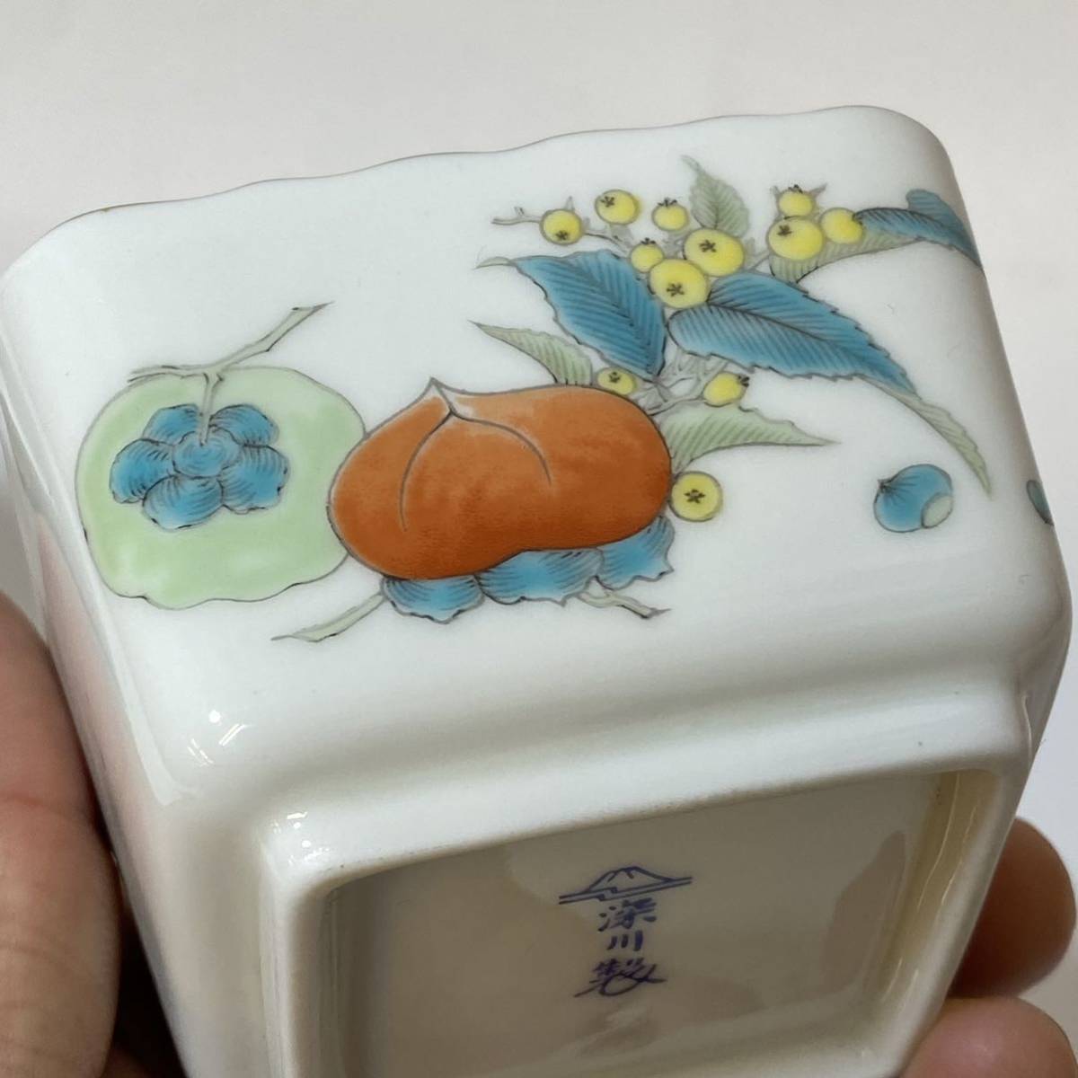 深川製磁 有田焼 小鉢 果実模様 柿 栗 枇杷 5客 揃 金彩 食器 深川製磁 有田焼 小鉢 果実模様 柿 栗 枇杷 5客 揃 金彩 食器