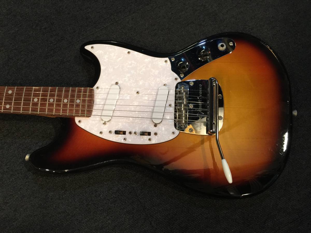 No.105922 Fender Japan MG-69 3TS/R EX--