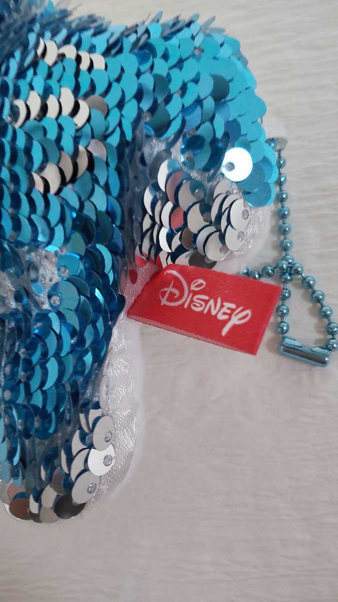 Disney ミッキーマウス。手品みたいなスパンコールキーホルダー。撫でると銀色から青。青から銀色に代わります。新品。お買い得。_画像3