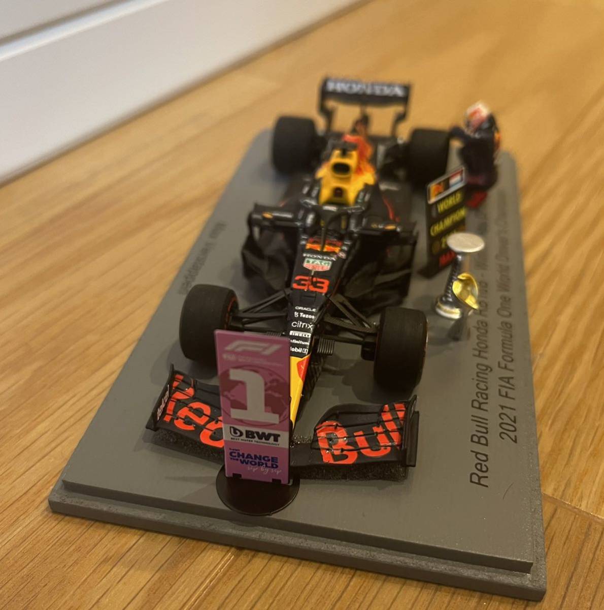 ポストホビー別注スパーク1/43レッドブルホンダM ポストホビー別注スパーク1/43レッドブルホンダM