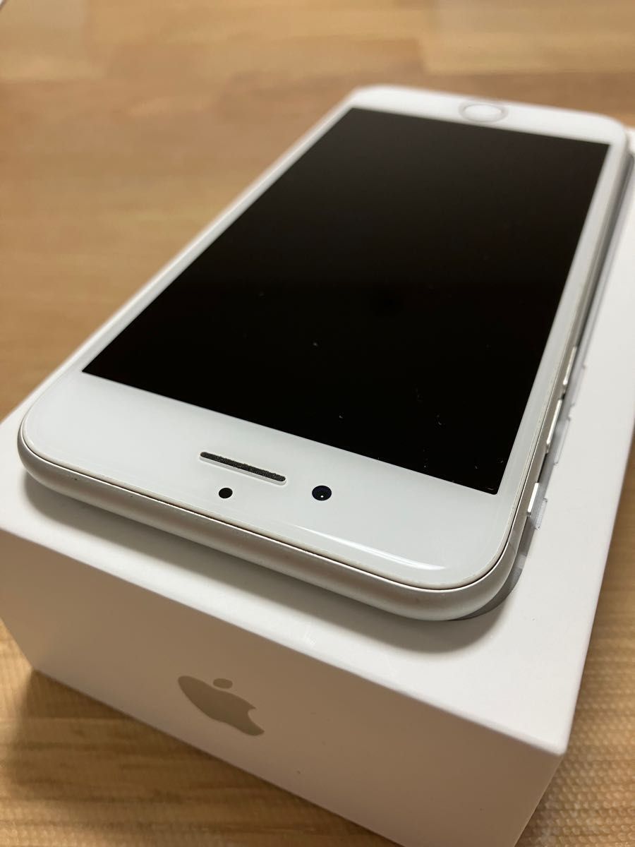 iPhone8 64GB☆純正新品バッテリー交換☆極美品 未使用付属品☆SIM ...