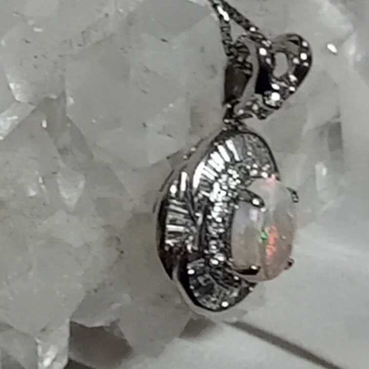 _^ 豪華 PT900高級ホワイトオパールペンダントトップ0.86ct 天然
