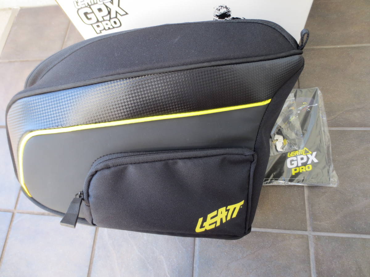 新品未使用タグ付き LEATT GPX Pro リアット ネックブレース ネック