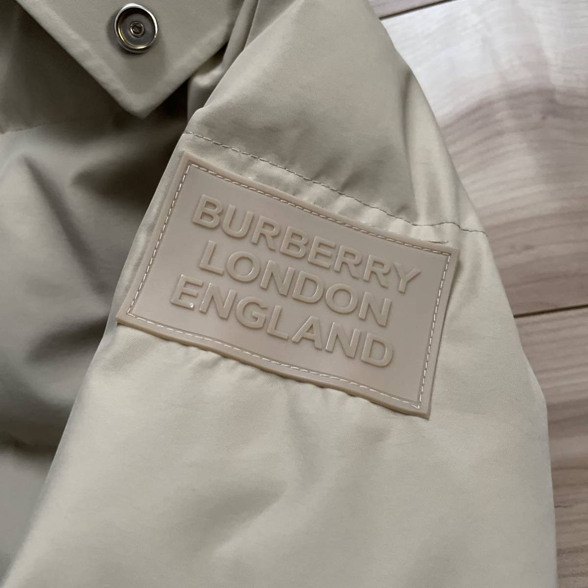 美品】BURBERRY LONDON ENGLAND バーバリー ロンドン TB刺繍 美品】BURBERRY LONDON ENGLAND バーバリー ロンドン TB刺繍
