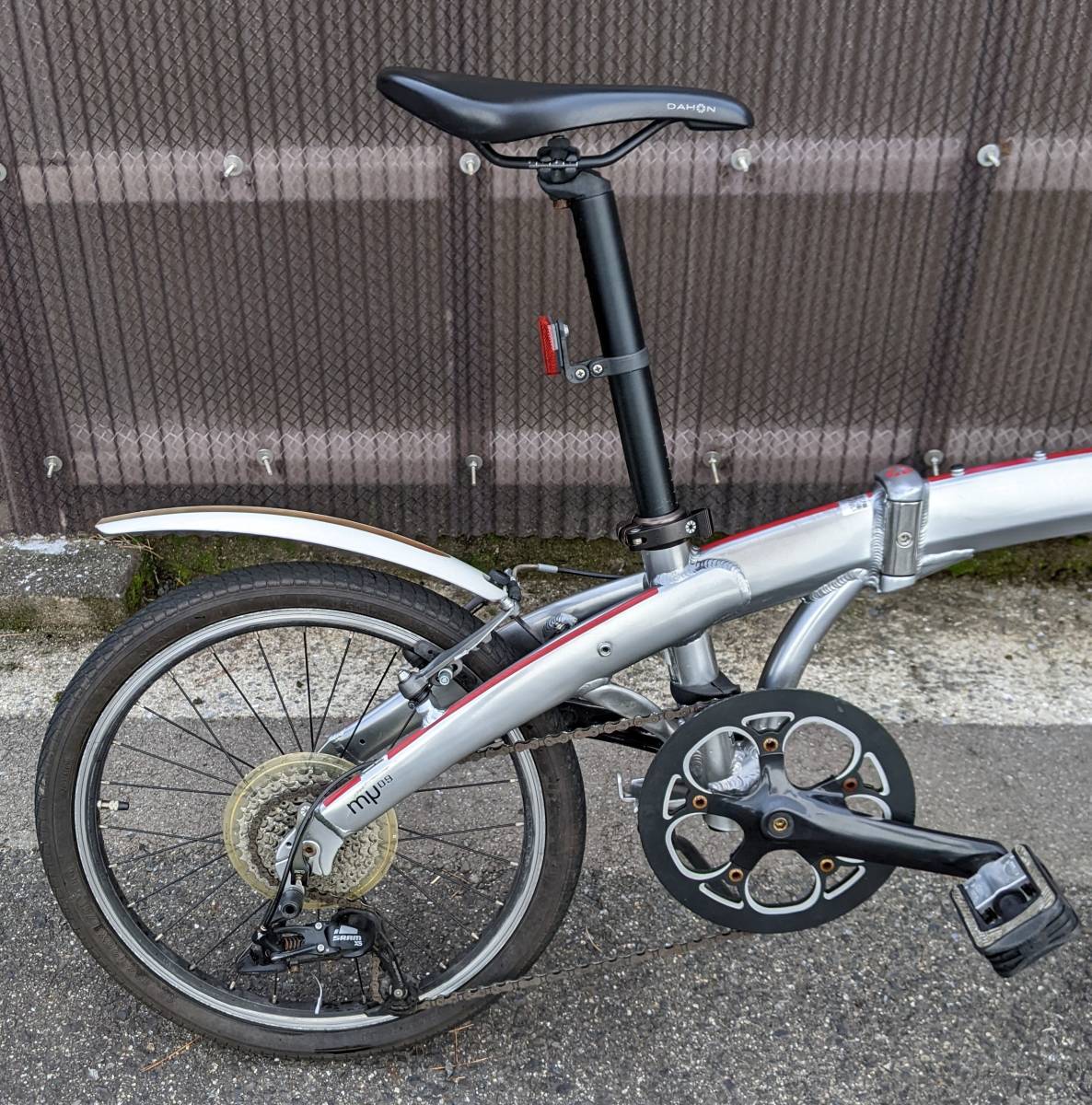 DAHON 折りたたみ自転車 MU D9 ミューD9 2019年モデル 折り畳み サイクリング 車体 クイックシルバー ミニベロ ダホン 人気シリーズ 名車_画像4