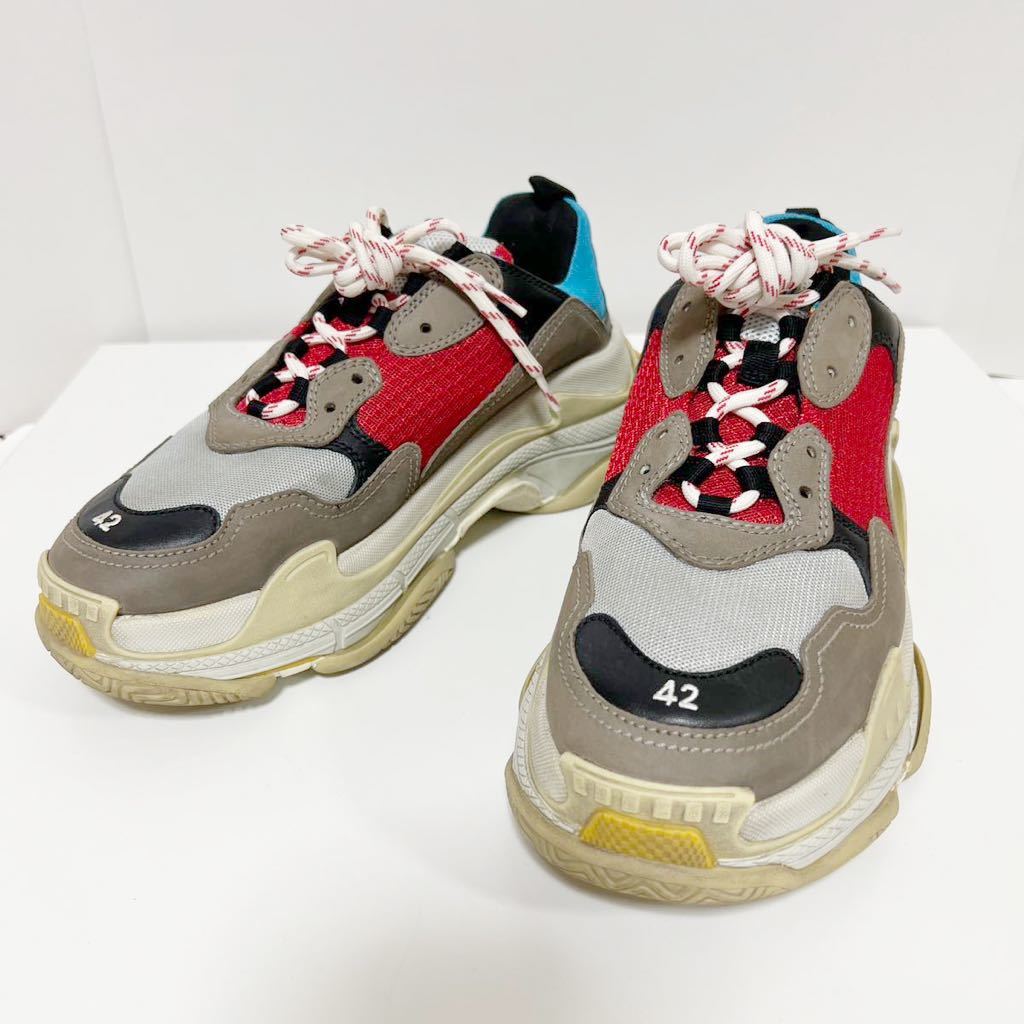 大人も着やすいシンプルファッション Trainers S TRIPLE BALENCIAGA