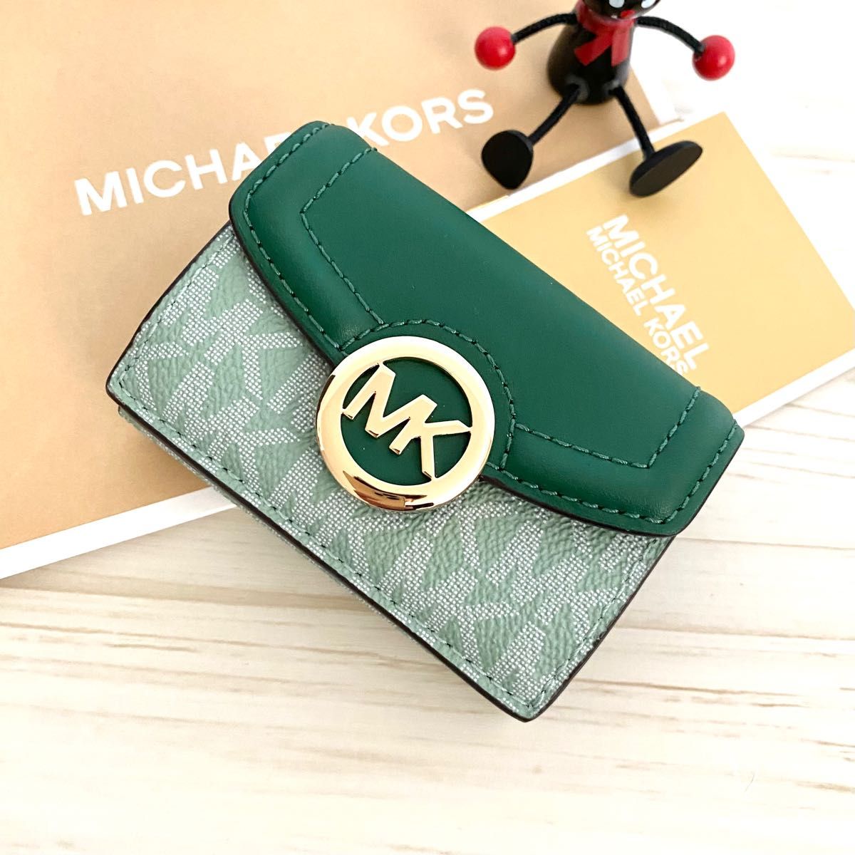 ☆限定品‼︎新品 MICHAEL KORS マイケルコース 折り財布 グリーン