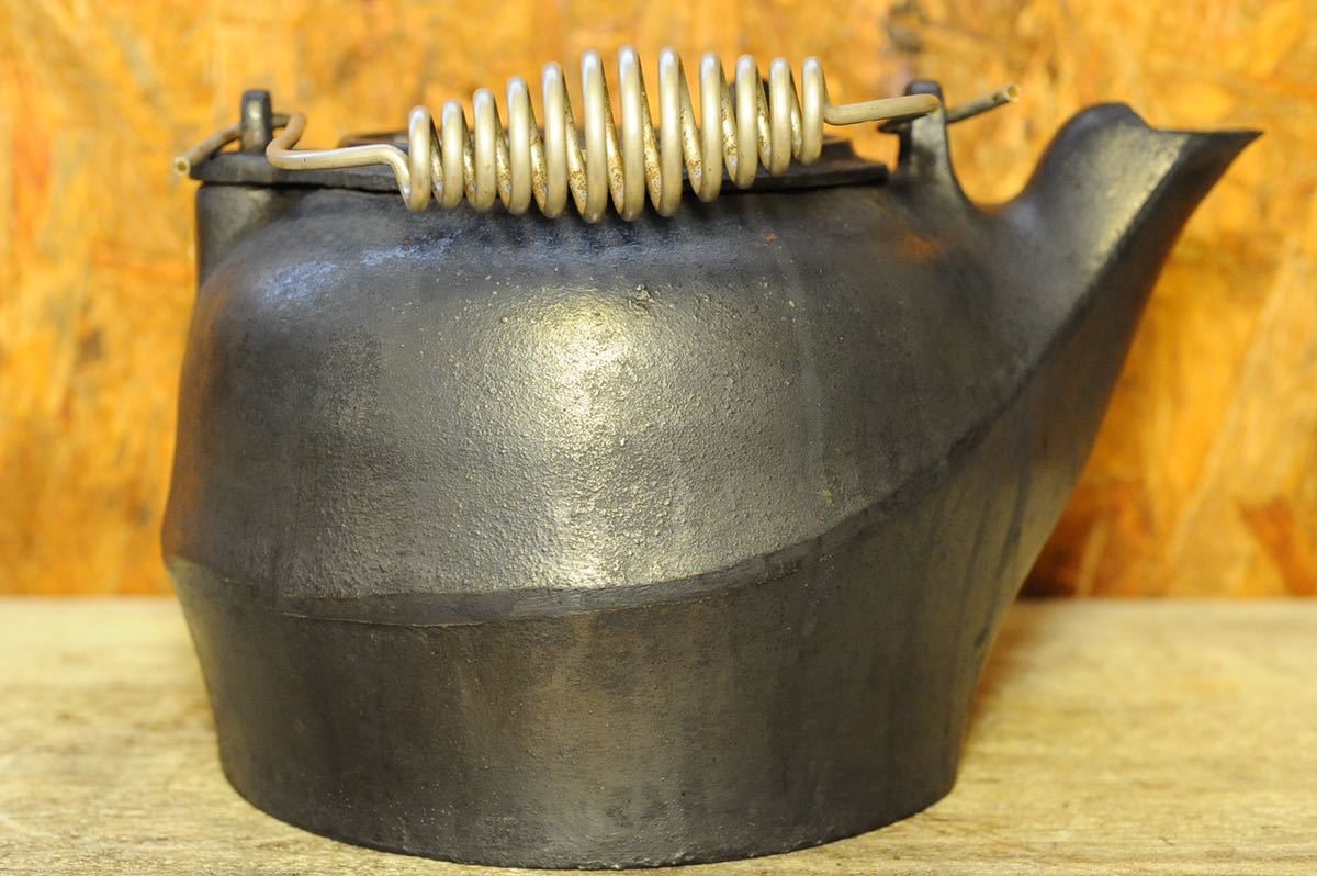 LODGE CROSS WORD TEA KETTLE 4TK2 / ヴィンテージ 鋳鉄製 LODGE CROSS WORD TEA KETTLE 4TK2 / ヴィンテージ 鋳鉄製