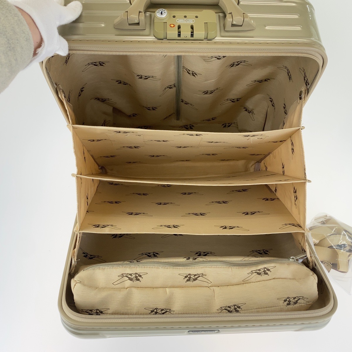 もらって嬉しい出産祝い 新品、未使用 RIMOWA リモワ トパーズ