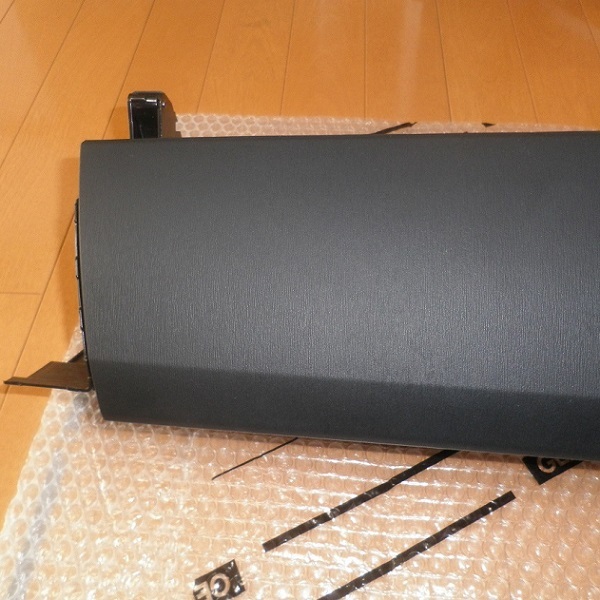 良品 プリウス ZVW30後期 トヨタ純正 グローブボックス上側/下側 良品 プリウス ZVW30後期 トヨタ純正 グローブボックス上側/下側