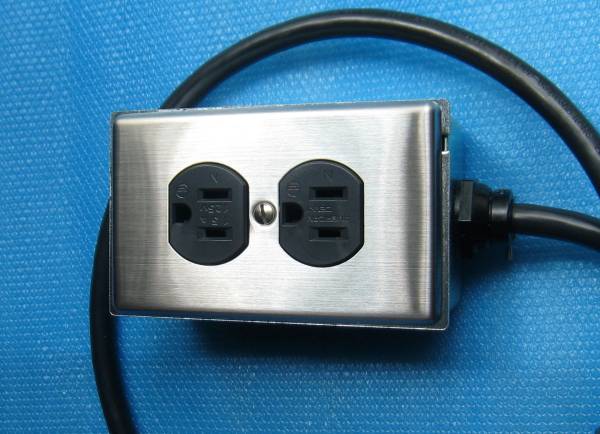 ヤフオク! - Belden非メッキ2口2P or 3Pプラグ電源タップ*...