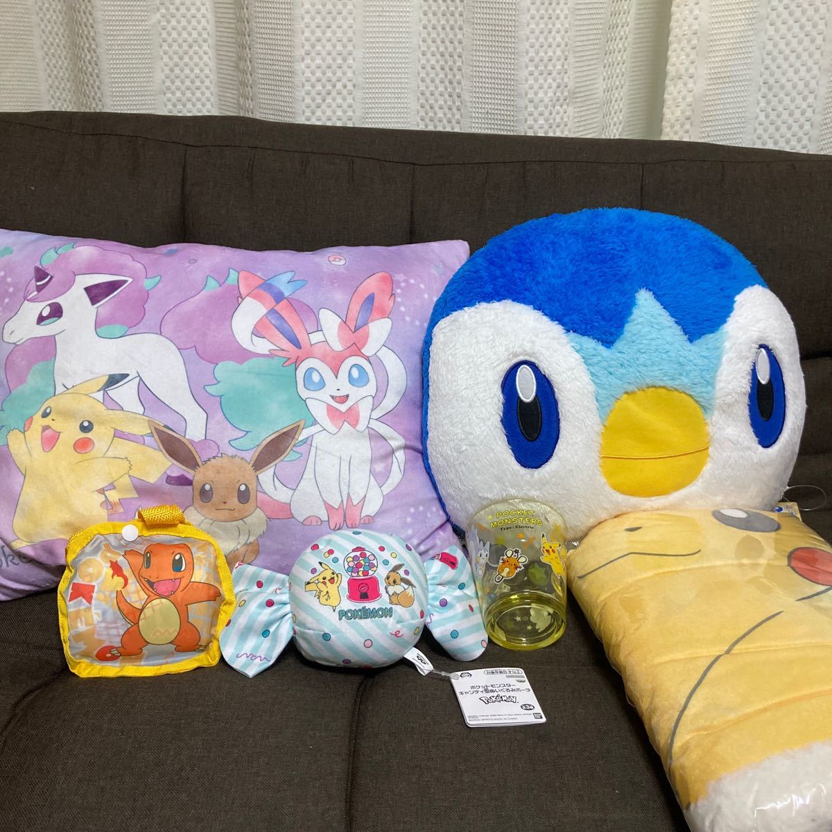 ポケモン まとめ売り セット クッション 枕 ぬいぐるみ ブランケット エコバック ポーチ コップ ピカチュウ ポッチャマイーブイ