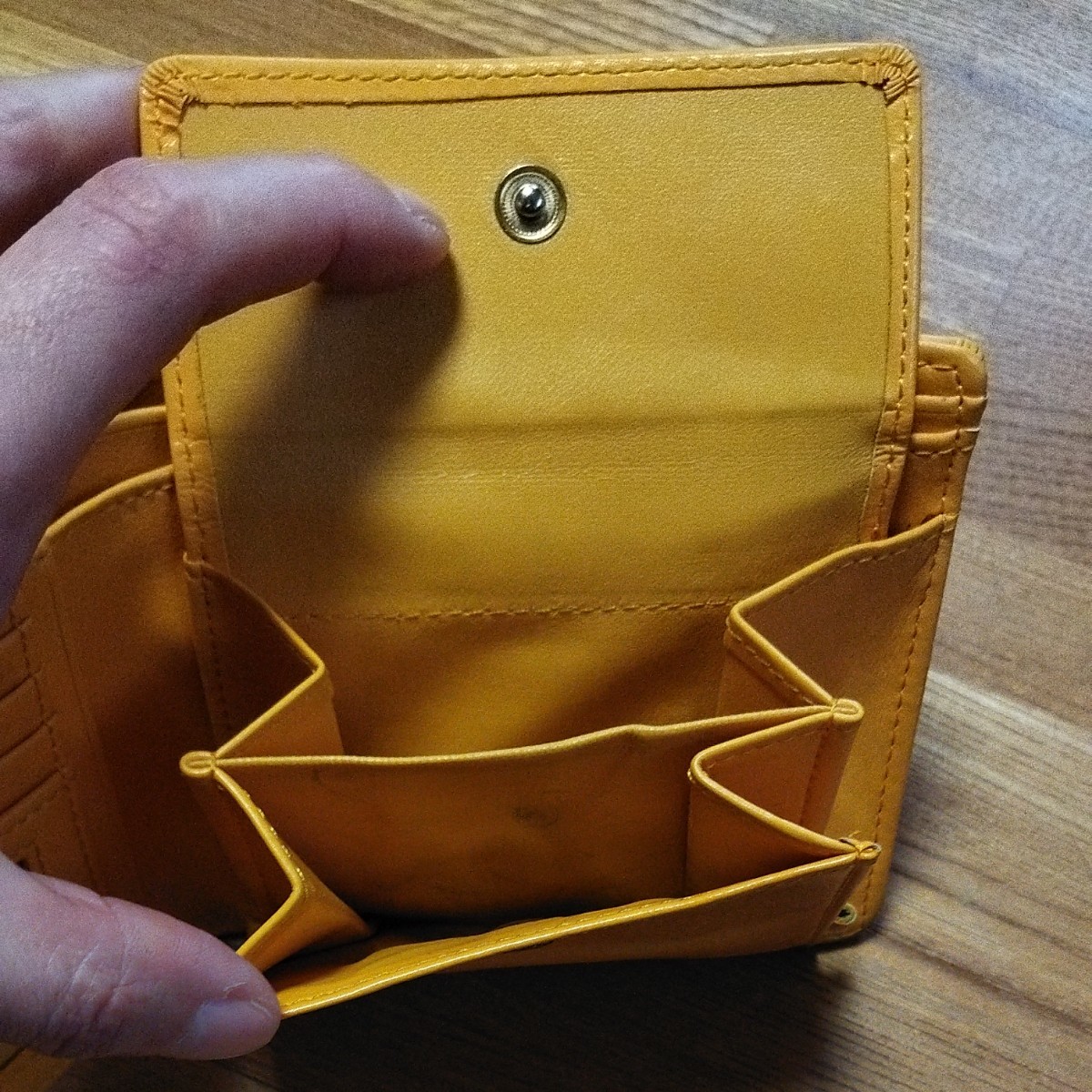 縁起物の黄色財布 - 長財布