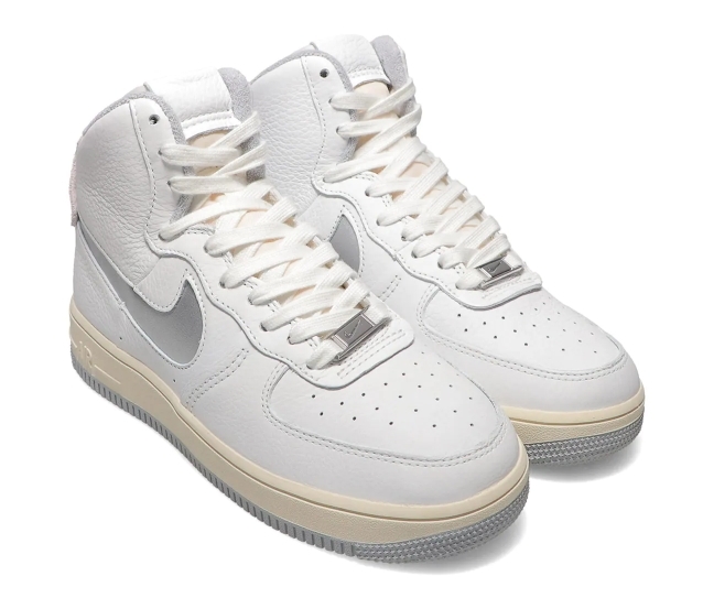 ヤフオク! - ☆送料込み!!!☆ 新品 定価15400円 NIKE W