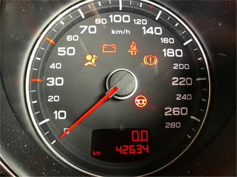  Audi original Audi TT { 8JBUBF } speed meter P81400-22017857