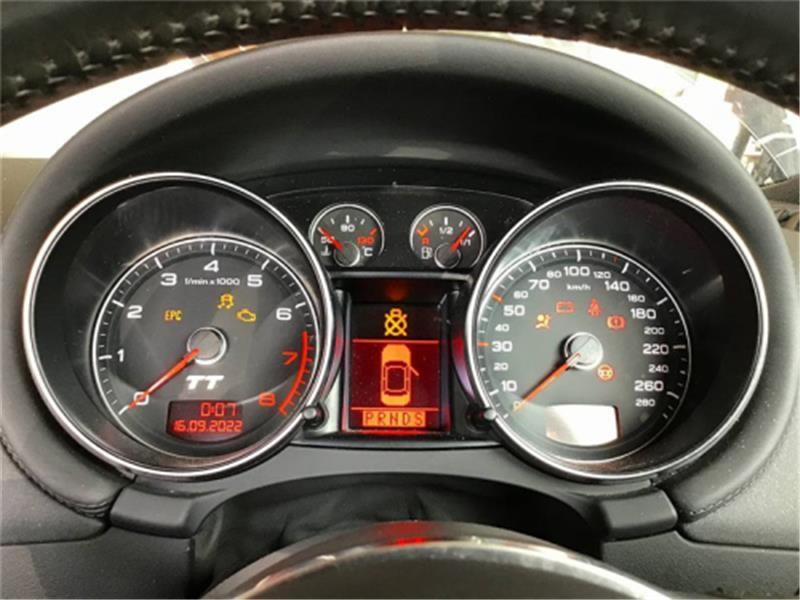  Audi original Audi TT { 8JBUBF } speed meter P81400-22017857