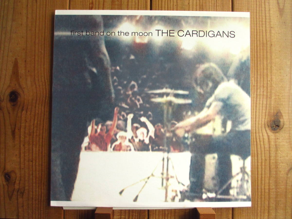  оригинал  / The Cardigans / ... *   машина ... оружие   / First Band On The Moon / Stockholm Records / 533 117-1 / UK пластинка 