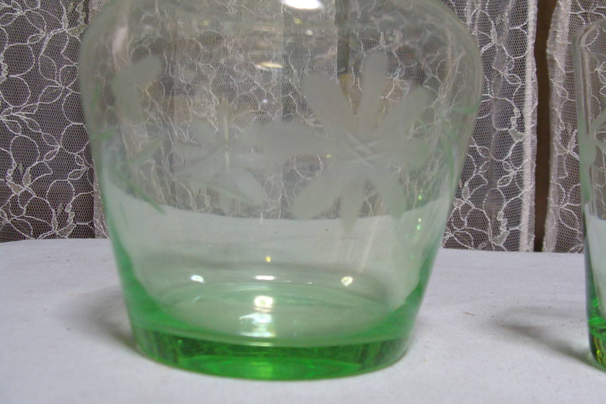レトロ　涼しげな水差し　冠水瓶　酒器　ガラス製　デキャンタ　緑色　グラス_画像4