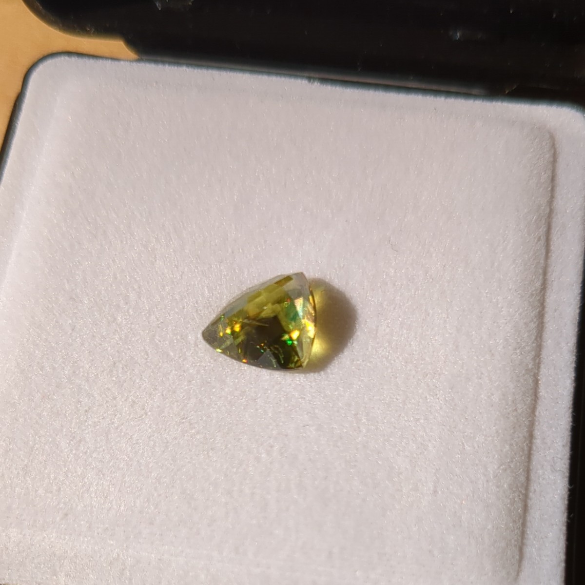 スフェーン ルース 2.73ct-