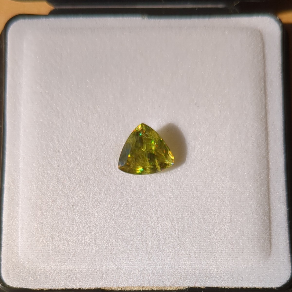 スフェーン ルース 2.73ct | www.mclegal.info