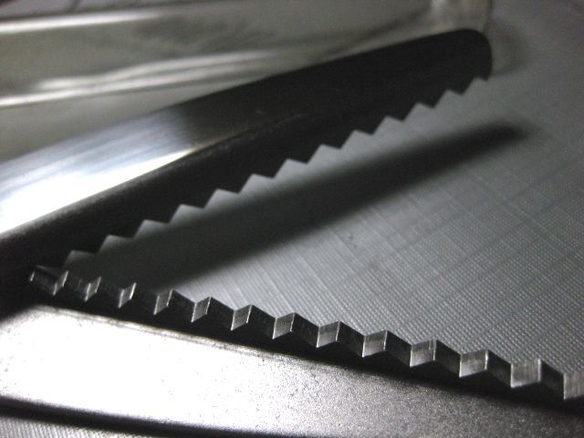 現品処分 高級洋裁鋏 ステンレス ピンキング鋏 カナリヤ印製造本舗 新品 全長240mm_ステンレス製で切れ味長持ち。