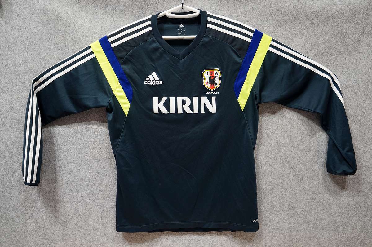 アディダス製・サッカー長袖シャツ Oサイズ | jarwan.com