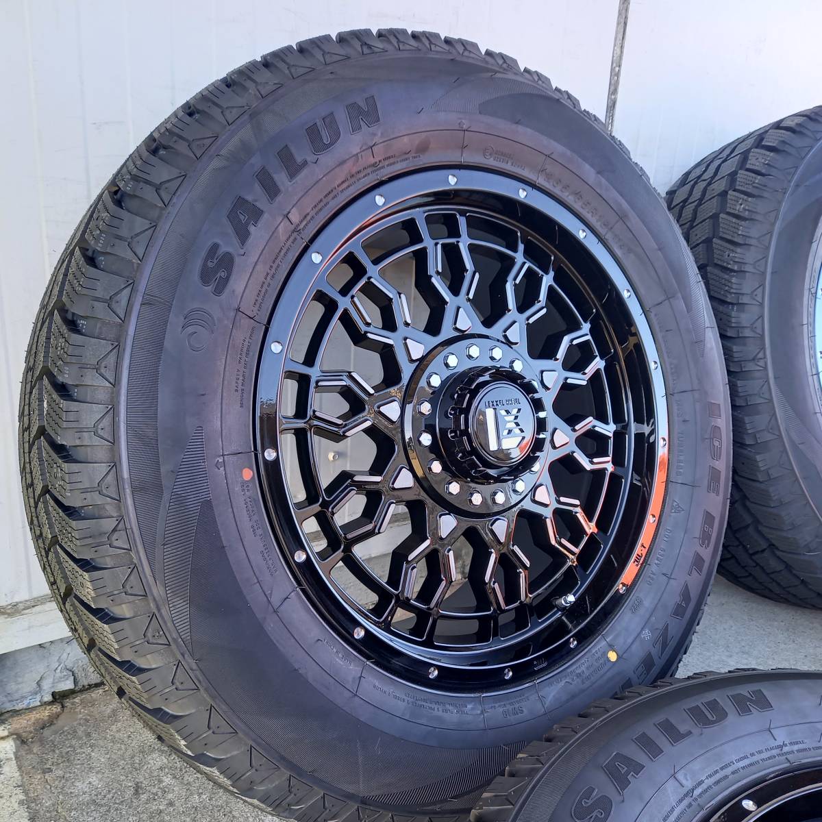 新作グッ ラングラー スタッドレスタイヤセット JL JK 18インチ SAILUN