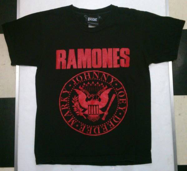 ラモーンズ 　オフィシャル　Tシャツ　RAMONES MANIA_画像1